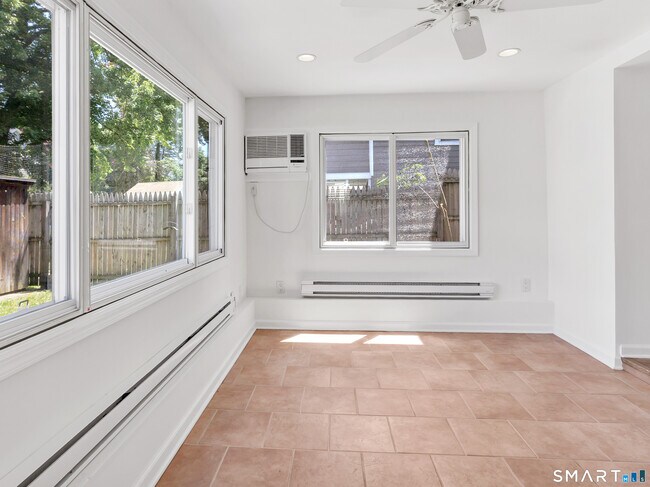 Building Photo - 41 Frisbie St