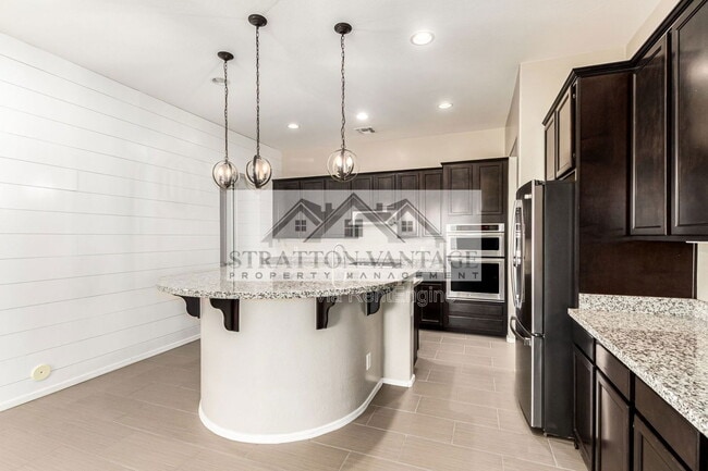 Building Photo - 21004 E Sunset Dr