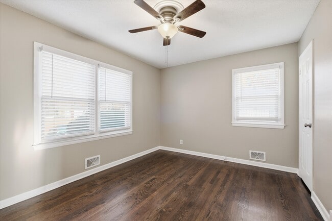 Building Photo - 4916 Crescent Ave