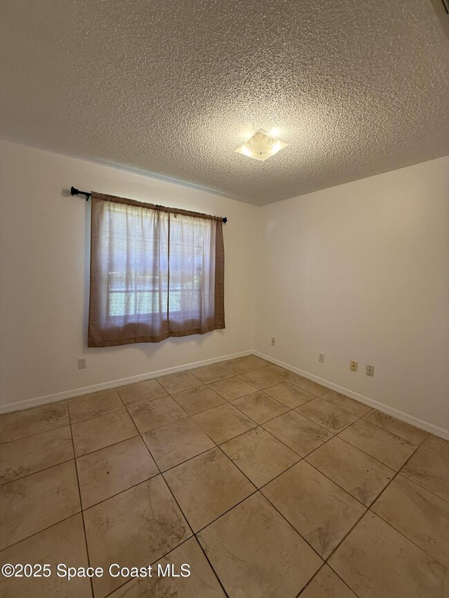 Building Photo - 4900 Volusia Ave