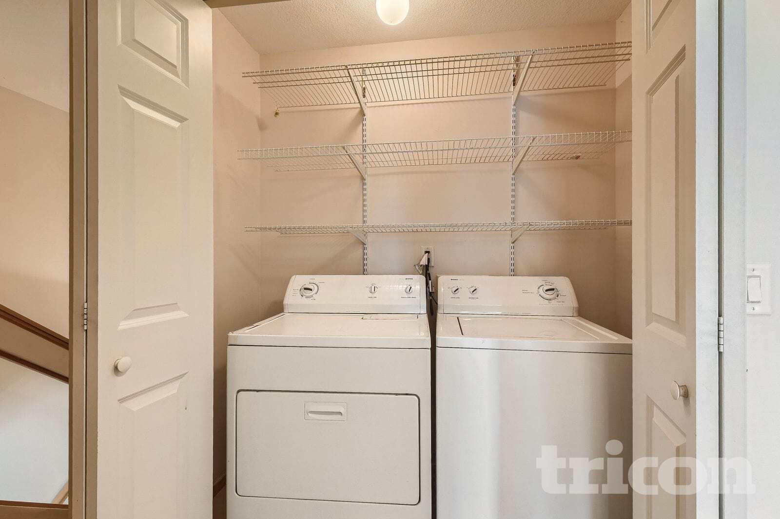 Building Photo - 7010 S Park Dr