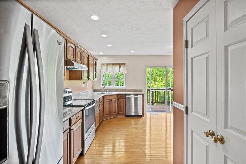 Kitchen - 6330 Oyster Bay Ct