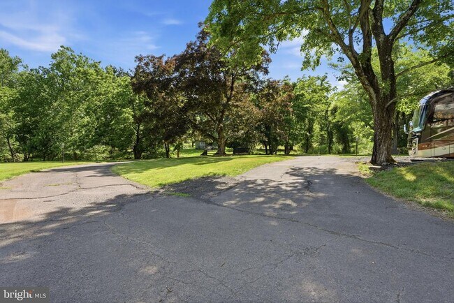 Building Photo - 612 Bustleton Pike