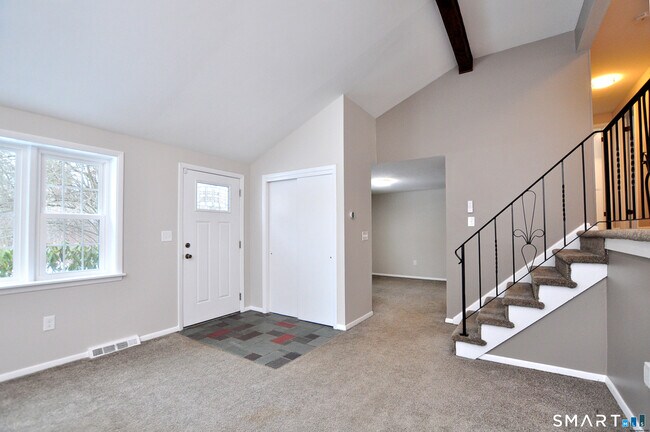 Building Photo - 25 Red Stone Dr