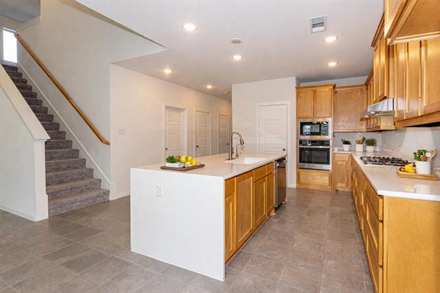 Building Photo - 3517 Iron Horse Dr