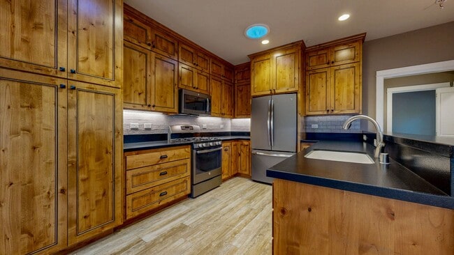 Building Photo - Serene 1 bedroom 1 bath Calistoga Home adjacent to Napa river!