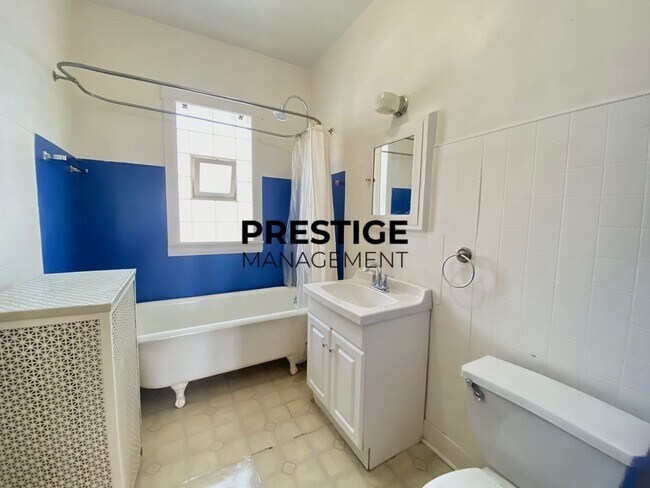Building Photo - Spacious 2 Bedroom Apartment in Whiting