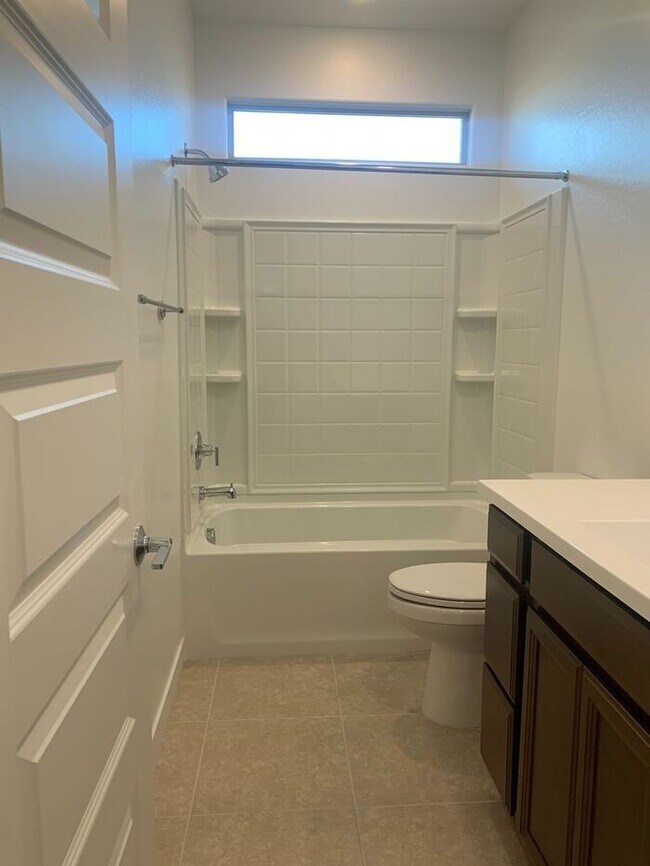 Building Photo - Newer home in most desirable home in Chandler, 3 Bed2 bath