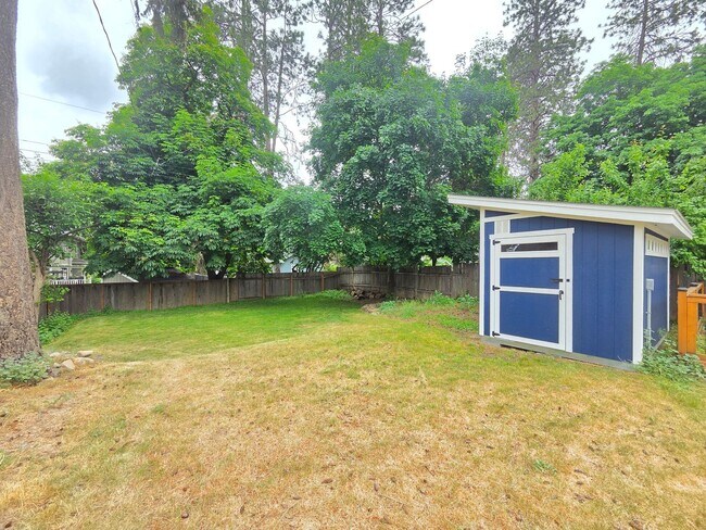Building Photo - $2,600 - 3 Bed / 2 Bath Beautiful Craftsman Home by Manito Park