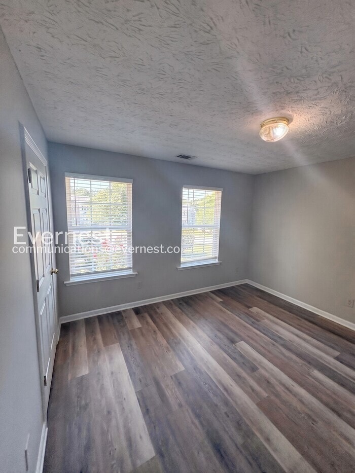 Building Photo - 849 Creek Cove Way