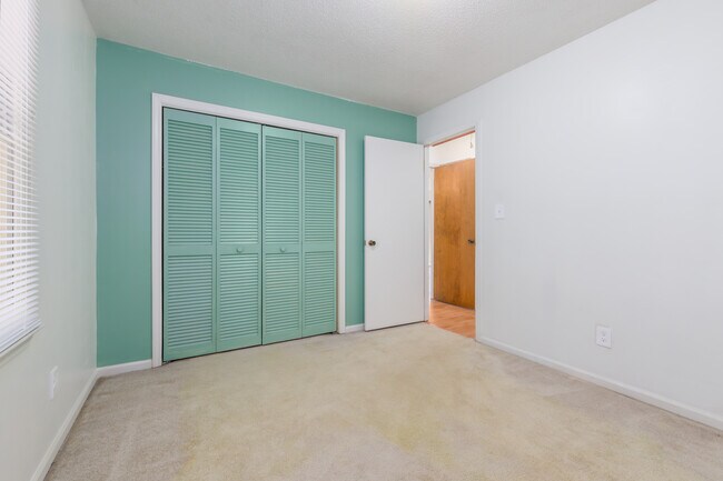 Bedroom 2 - 1500 Brookdale Dr