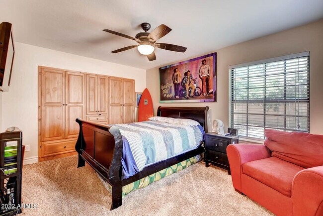 Building Photo - 3437 E Equestrian Trail