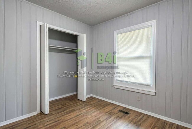 Building Photo - 1313 Ridgeview Dr