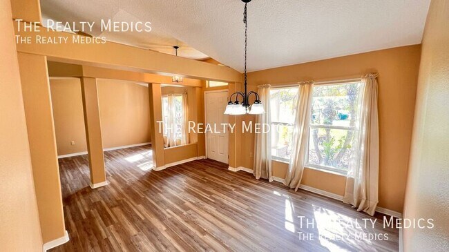 Building Photo - 1481 Woodfern St