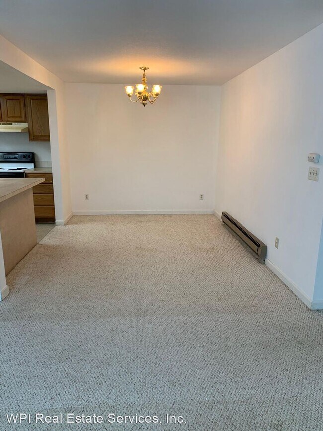 Building Photo - 2 br, 1 bath House - 4106 Factoria Blvd SE...