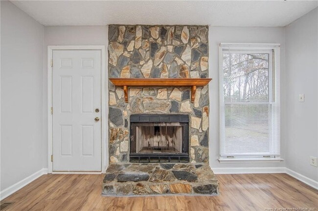 Building Photo - 6577 Green Meadow Ct