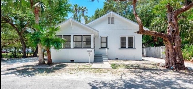 Primary Photo - 1513 Palmetto Ln