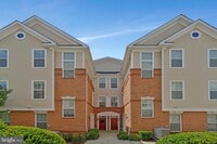 Building Photo - 23286 Southdown Manor Terrace