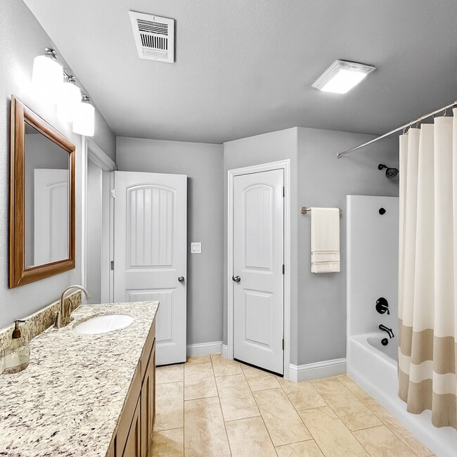 Building Photo - Move in Special - 1/2 off 2nd full month of rent