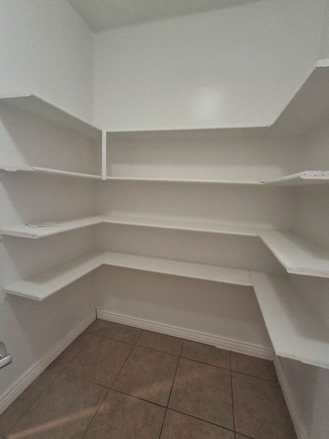 Building Photo - 1280 E Saddle Way