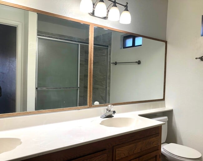 Building Photo - 823 Spyglass Ln