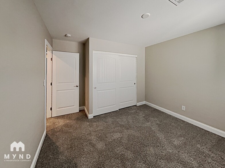 Building Photo - 6982 Castle Mountain Ave