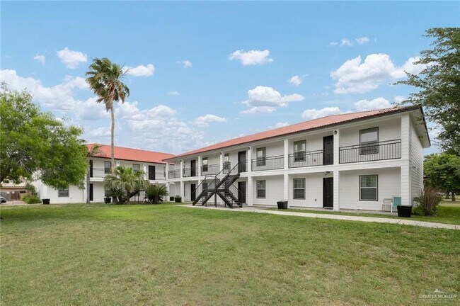 Building Photo - 12 E Stubbs St