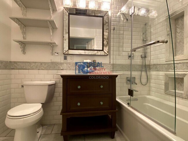 Building Photo - 1489 Steele St