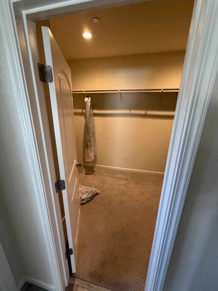 Building Photo - 3212 Showcase Way