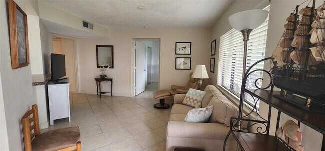 Building Photo - 1515 Pinellas Bayway S