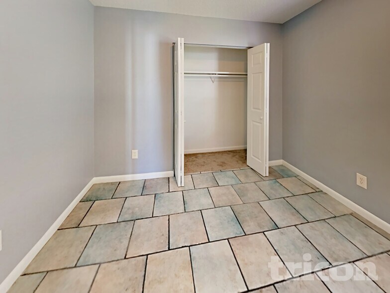 Building Photo - 10516 Parkcrest Dr