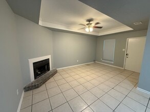 Building Photo - DM 2010-2012 Helm