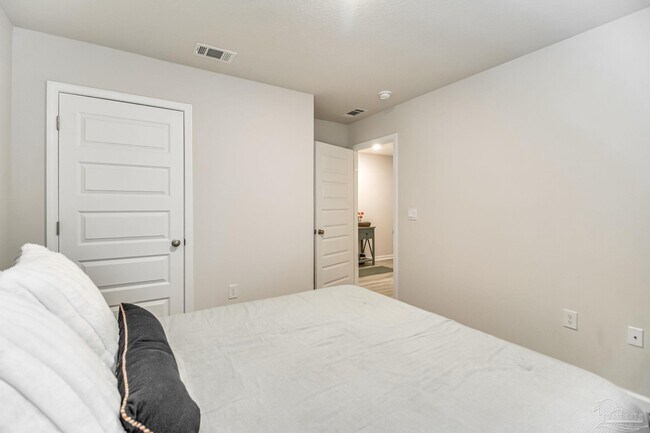 Building Photo - 4385 White Birch Ct