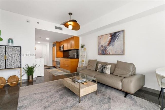 Building Photo - 465 Brickell Ave