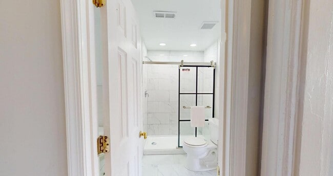 Building Photo - Extraordinary Columbia Heights Opportunity | Spacious 5BR + 2 Den Home with Off-Street Parking