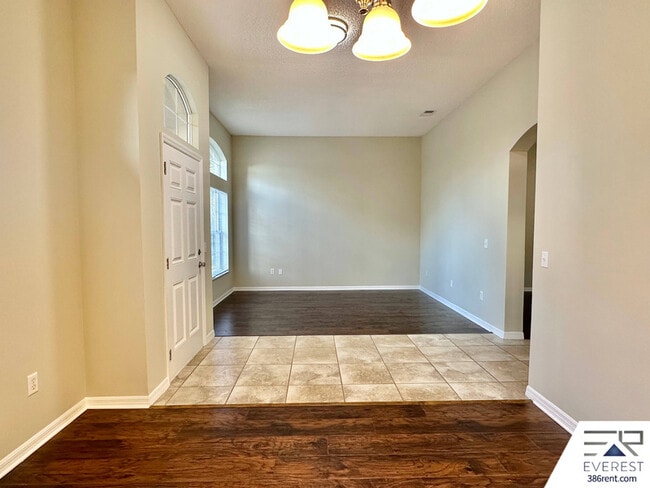 Building Photo - 32 Pierce Ln