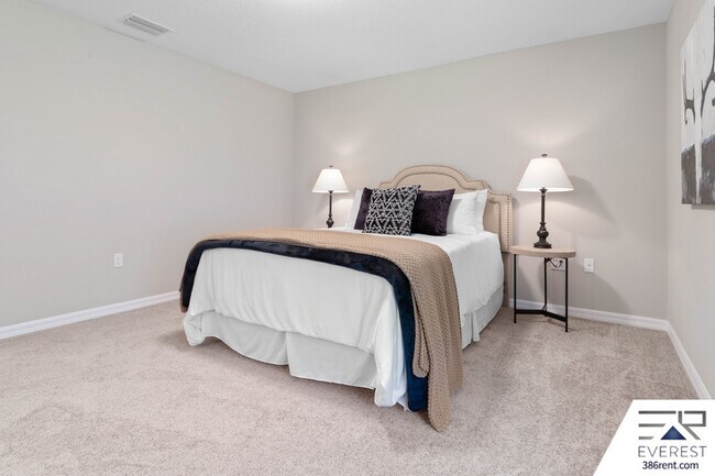 Building Photo - 10 Wildwood Pl