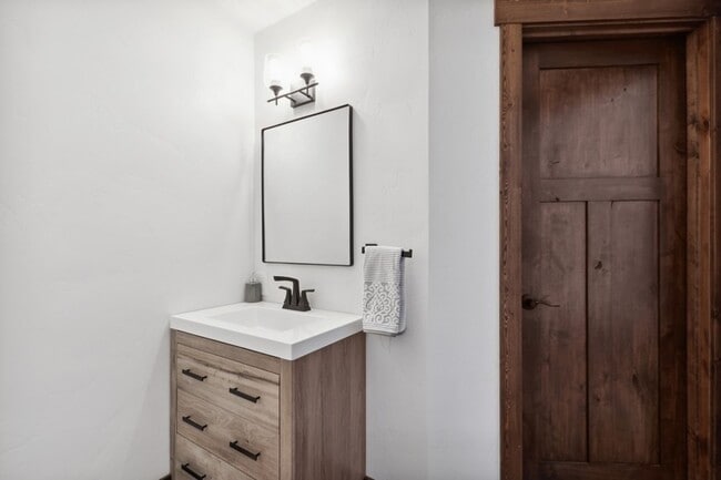 Building Photo - Beautiful Air Home Whitefish