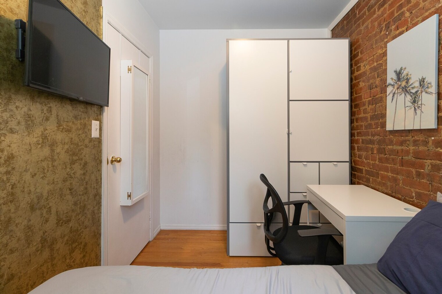 Building Photo - 1794 1st Ave