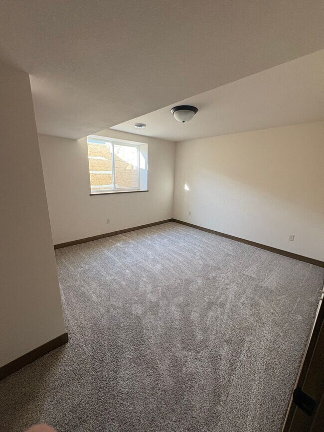 Building Photo - 222 E Randall Rd