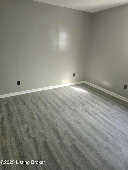 Building Photo - 3421 Shanks Ln