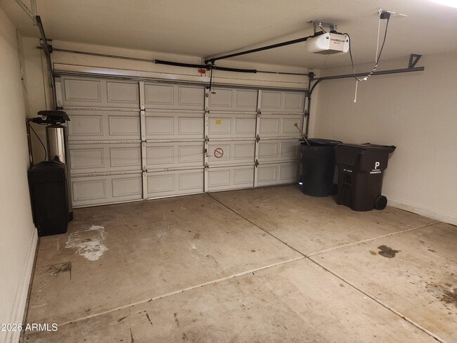 Building Photo - 8375 W Bluefield Ave