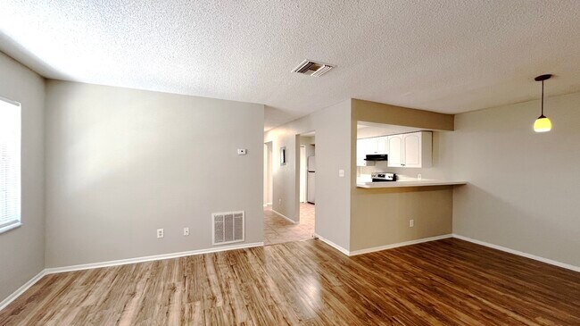 Building Photo - 1500 Sophie Blvd
