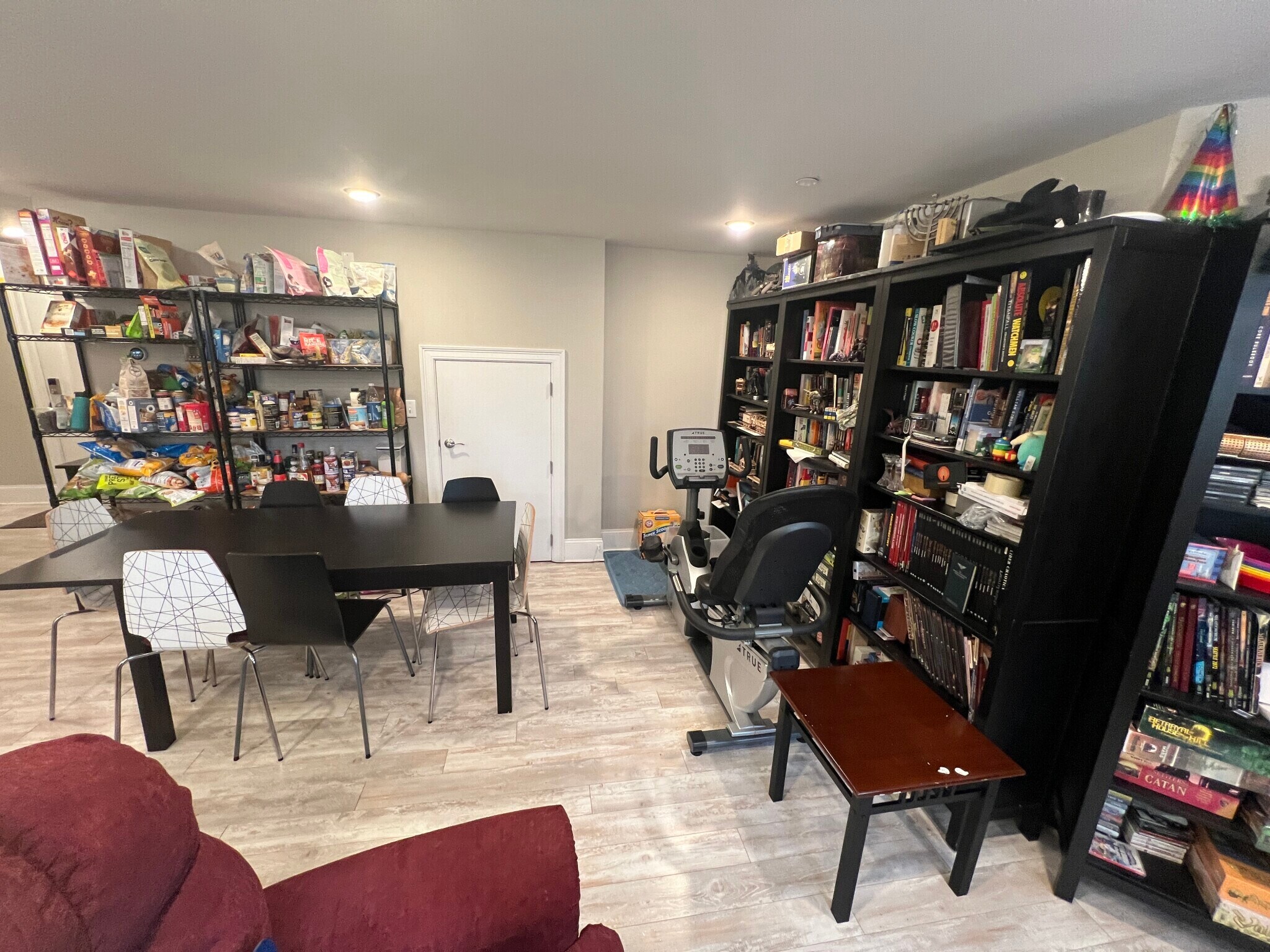 Building Photo - 118 Holland St