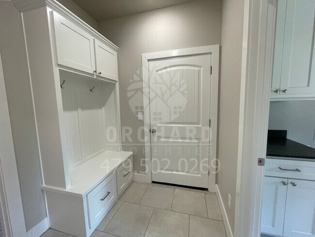 Building Photo - Bella Vista- Single-Family Home- Sought After Creekwood Plan