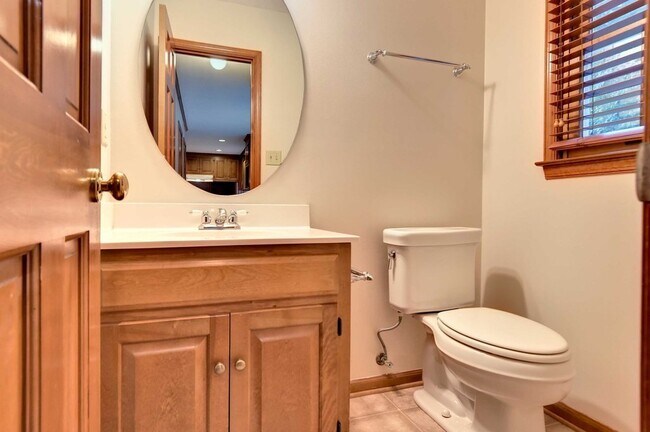 Building Photo - Beautiful Home on Quiet Cul-de-sac