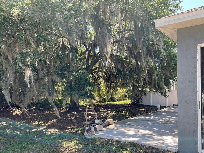 Building Photo - 132 Golf Aire Blvd