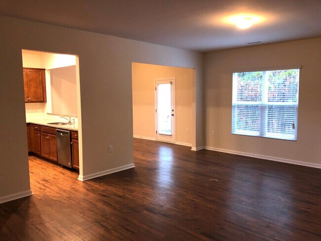 Building Photo - Excellent SW Durham Location Near Southpoint