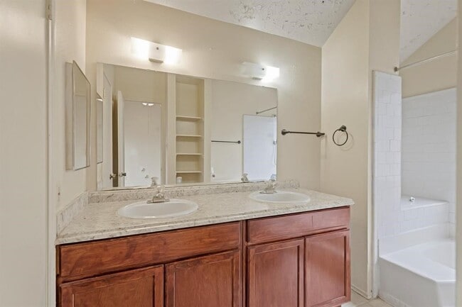 Building Photo - 8731 Croteau Dr