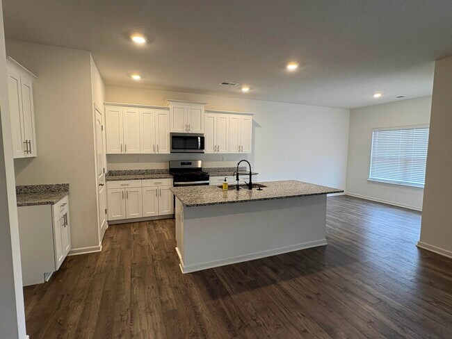 Building Photo - 50 Sandy Cv